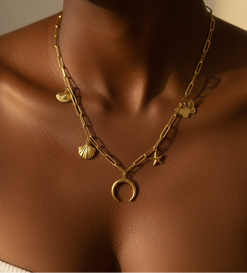 Collier Essentiel - lifestyle décolleté peau noire