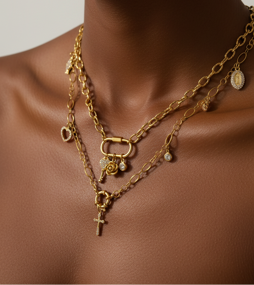 Collier Mona - lifestyle décolleté peau noire